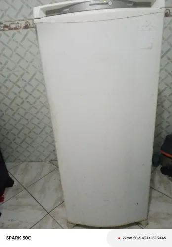 Geladeira no precinho