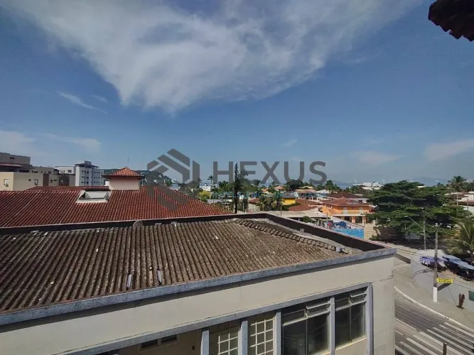 Apartamento com varanda, vista mar e lazer na Praia da Enseada, Guaruja