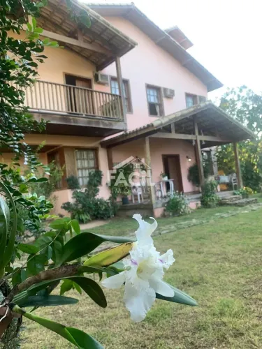 Casa em Manguinhos, Serra: 4 Dormitórios e 2 Suítes