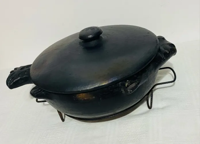 Panela De Barro Capixaba Formato Peixe Com Tampa E Suporte