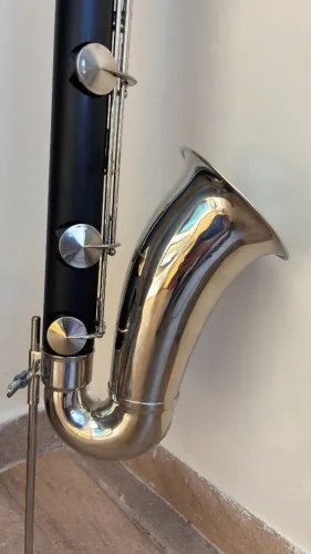 Clarone baixo VITO semi novo (Resina)