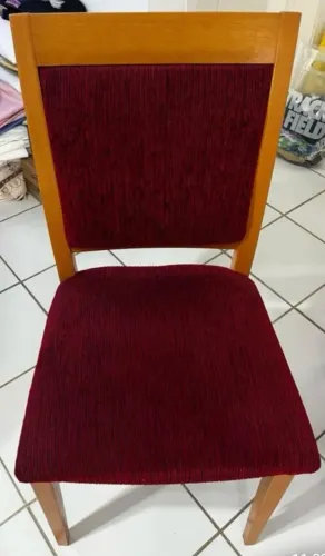 Conjunto de mesa para sala de jantar.