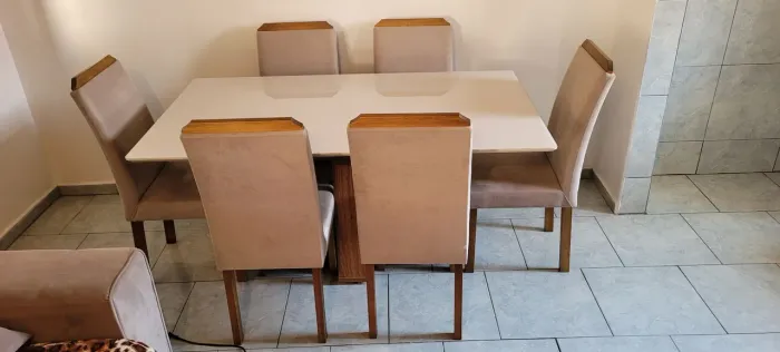 mesa 6 lugares em excelente estado