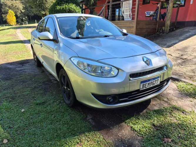 Renault Fluence Sed. Dynamique 2.0 16V Flex Aut. 2013