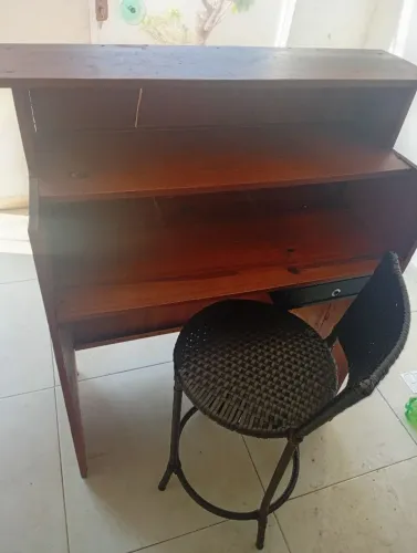 Vende se balcão de atendimento com banqueta
