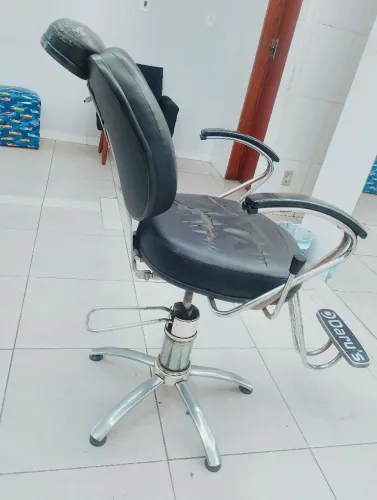 Vendo Cadeira reclinavel barbearia 