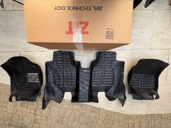 Jogo completo de tapetes premium Ziel Technology para Honda HR-V G1. Apenas 6 meses de