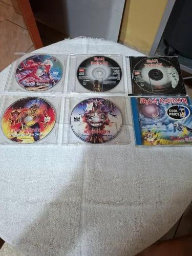 6 CDs importados do iron Maiden, castle, 5 sem encarte.