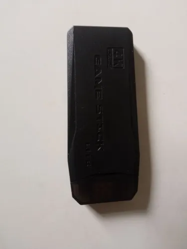 Game stick,td funcionando, inclui cabos e 2 controles,tem jogos antigos e 9 plataformas 