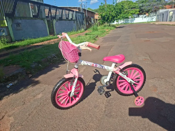Bicicleta infantil aro 16 conservada. 