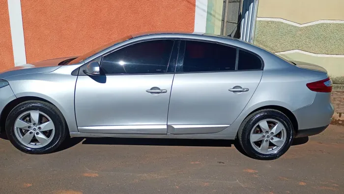 Renault Fluence Sed. Dynamique 2.0 16V Flex Aut. 2013