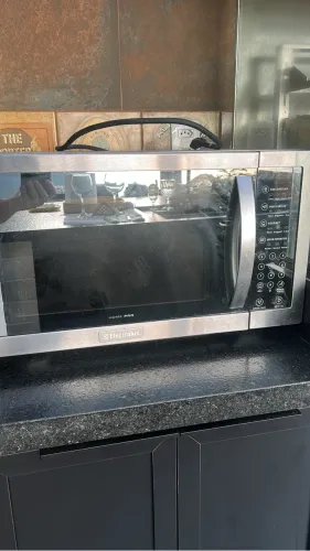 Electrolux Micro-ondas HomePro Mec52 42 Litros (Linha Premium)