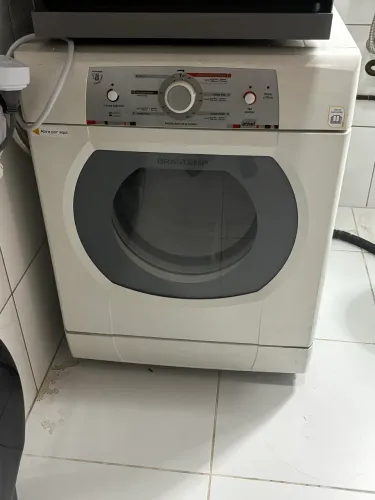 Secadora de roupas Brastemp (Não está batendo, vendendo para aproveitamento de peças)