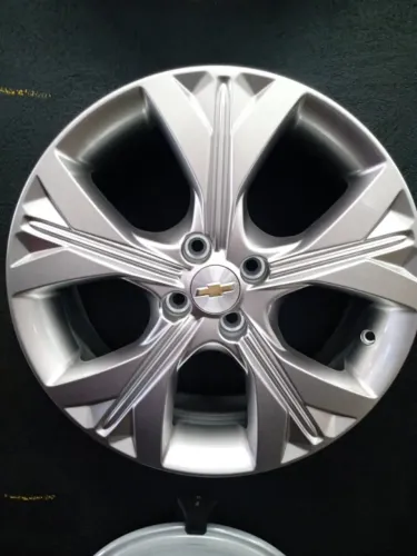 Rodas Chevrolet aro 17 4x100 (Novas) + 195/40R17 Forceland (Semi-novos) - R$ 4.690,00