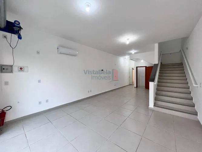 Ponto comercial no Centro de Pinda com 02 pavimentos, excelente localização.
