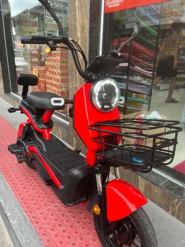 Scooter eletrica (LEIA A DESCRIÇÃO DO ANUNCIO)