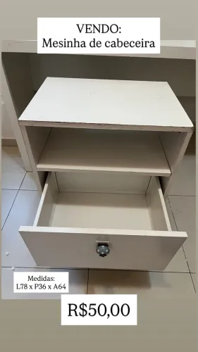 Mesinha de cabeceira