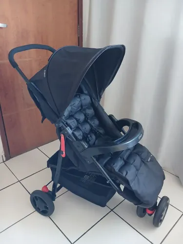 Carrinho de bebê cosco