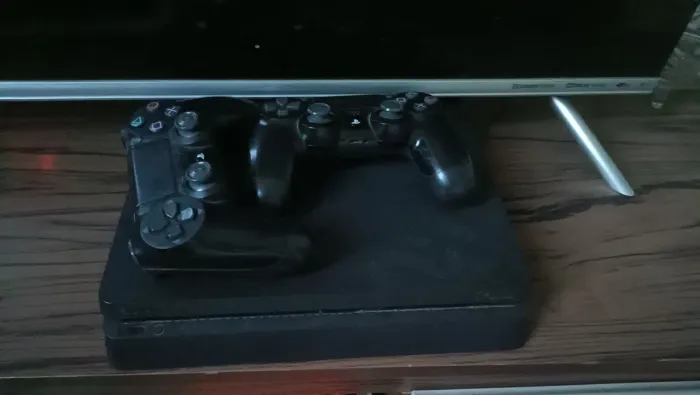 Vendo ps4 1300 aceito troca