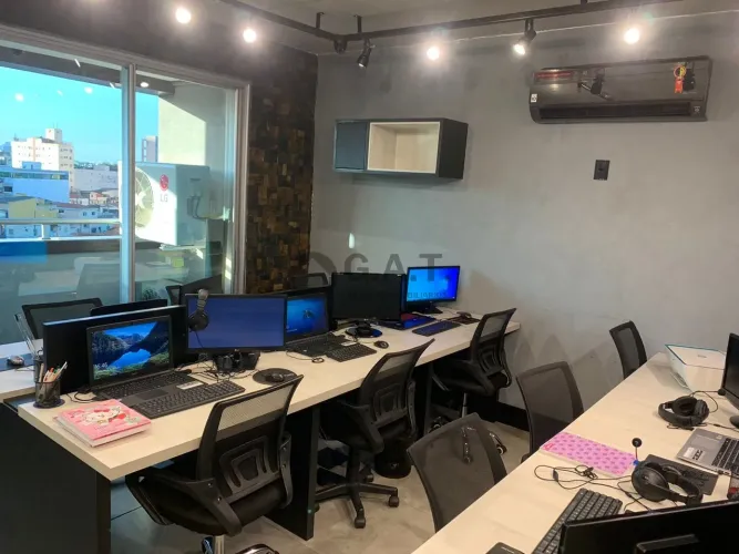 Sala comercial em condomínio à venda em Sorocaba-SP, bairro Jardim Vergueiro: 2 salas, 1 b
