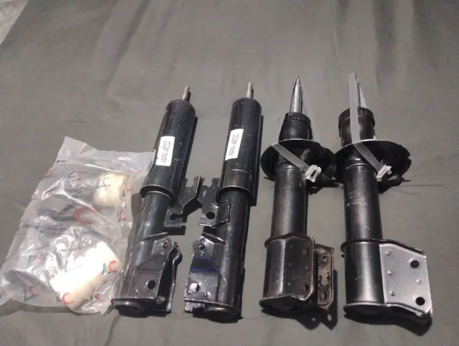 Kit de amortecedor com batentes do Fiat uno