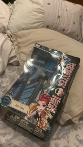 Monster high caixa Gigi new scaremaster
