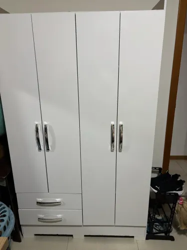 Guarda-Roupa 4 Portas 2 Gavetas Branco - R$ 250