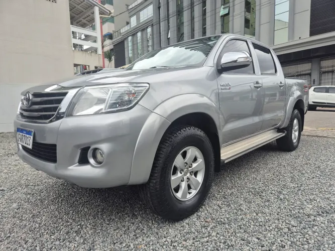Toyota Hilux CD SRV D4-d 4X4 3.0 TDI Diesel AUT 2015
