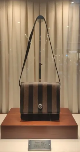 Bolsa Victor Hugo vintage anos 90 