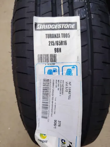 02 Pneus novos aro 16  215/65. R$500 cada.