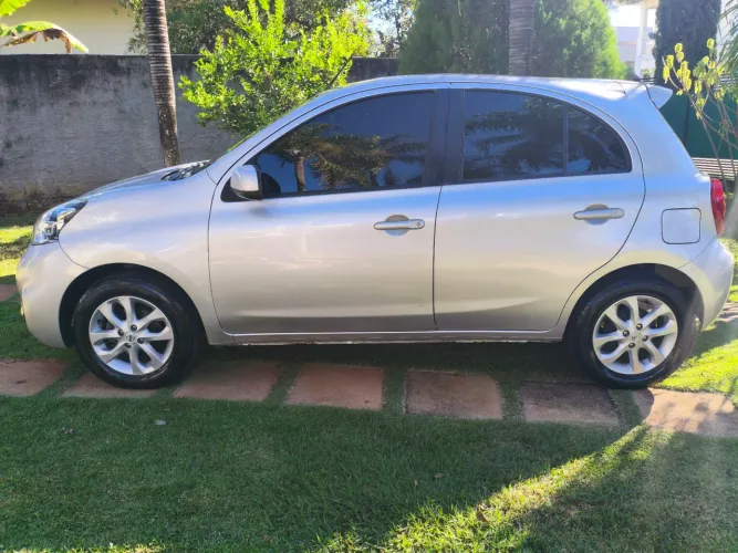 Nissan March SV 1.6 16V Flex Fuel 2015