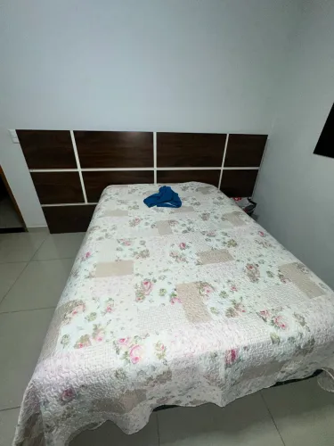 Cabeceira + painel para tv amadeirado
