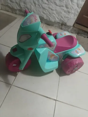 Moto elétrica infantil 