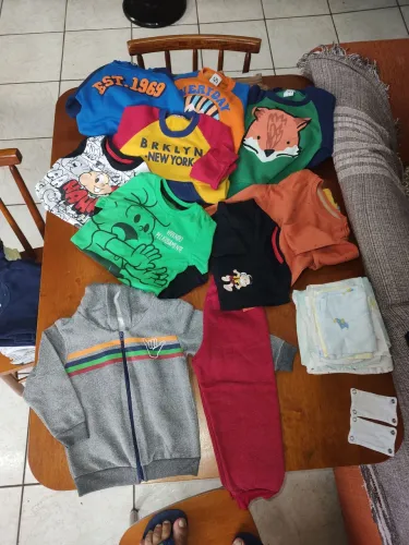 Roupas e acessórios infantis 