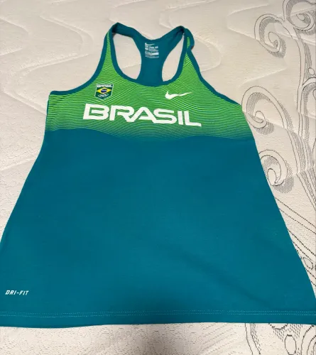 Camiseta regata feminina Nike Brasil P