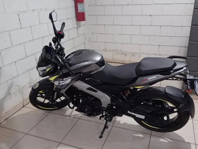 Motocicleta NS400Z - Linda Motoca