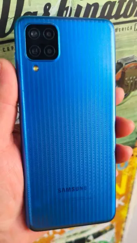 SAMSUNG M12- 64-GB