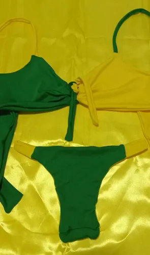 Vendo um lindo biquinhi nas cores do Brasil.