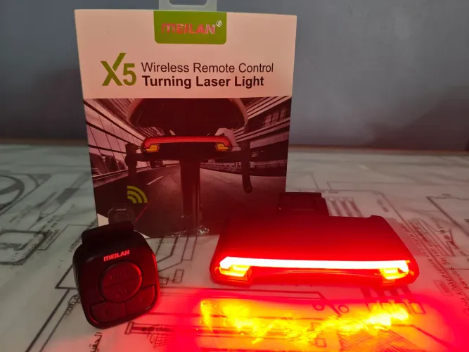 Luz Traseira Meilan X5 Bike Bicicleta LED Sensor d Frenagem IPX4 ControleRemoto Lanterna 