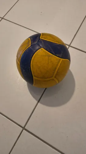 Bola Mikasa usada