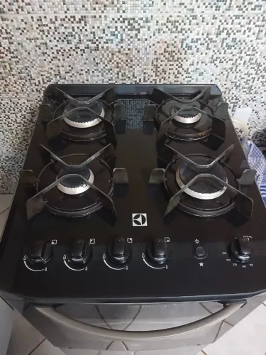 Fogão Electrolux 4 bocas tampo de vidro