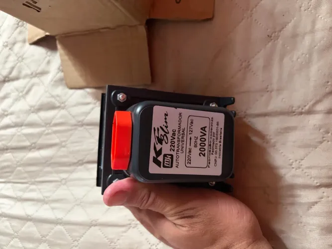 Transformador de 2000 va e outro de 1000va