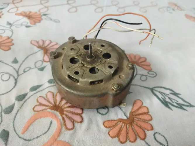 Motor do toca disco Akai AP-100C