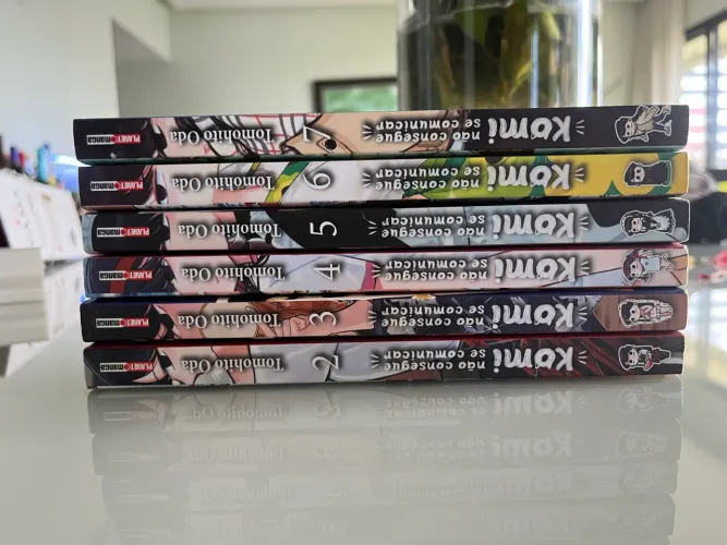 Mangás do volume 2 até o 7, Komi não consegue se comunicar