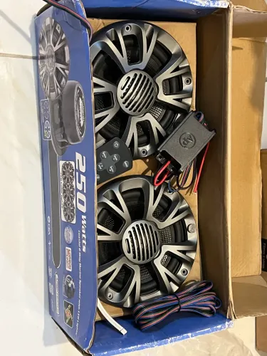 Par Caixa Som Marinizada 6.5? Bluetooth LED RGB 250W Controle Remoto