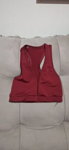 Top vermelho academia