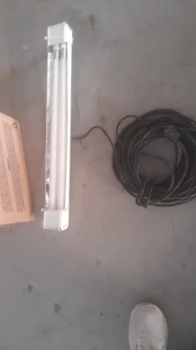 Extensão com lâmpadas fluorescentes 