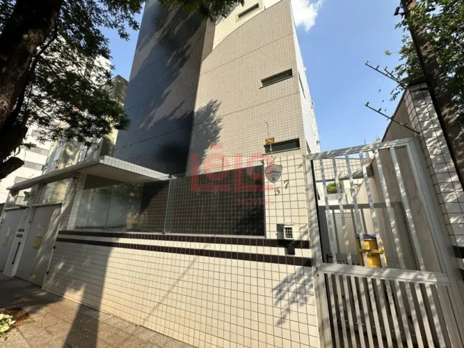 Apartamento para alugar na Zona 07 em Maringá próximo à UEM e Colégio Pró Nobel