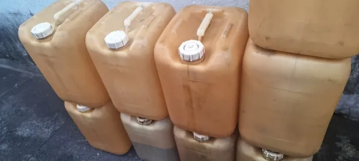 Bombonas de 20L, R$18,00 cada, padrão Inmetro