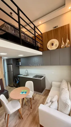 LOFT COM MEZANINO + VAGA | PÉ-DIREITO DE 4,30 M | PRÓXIMO À UFPR JD DAS AMÉRICAS